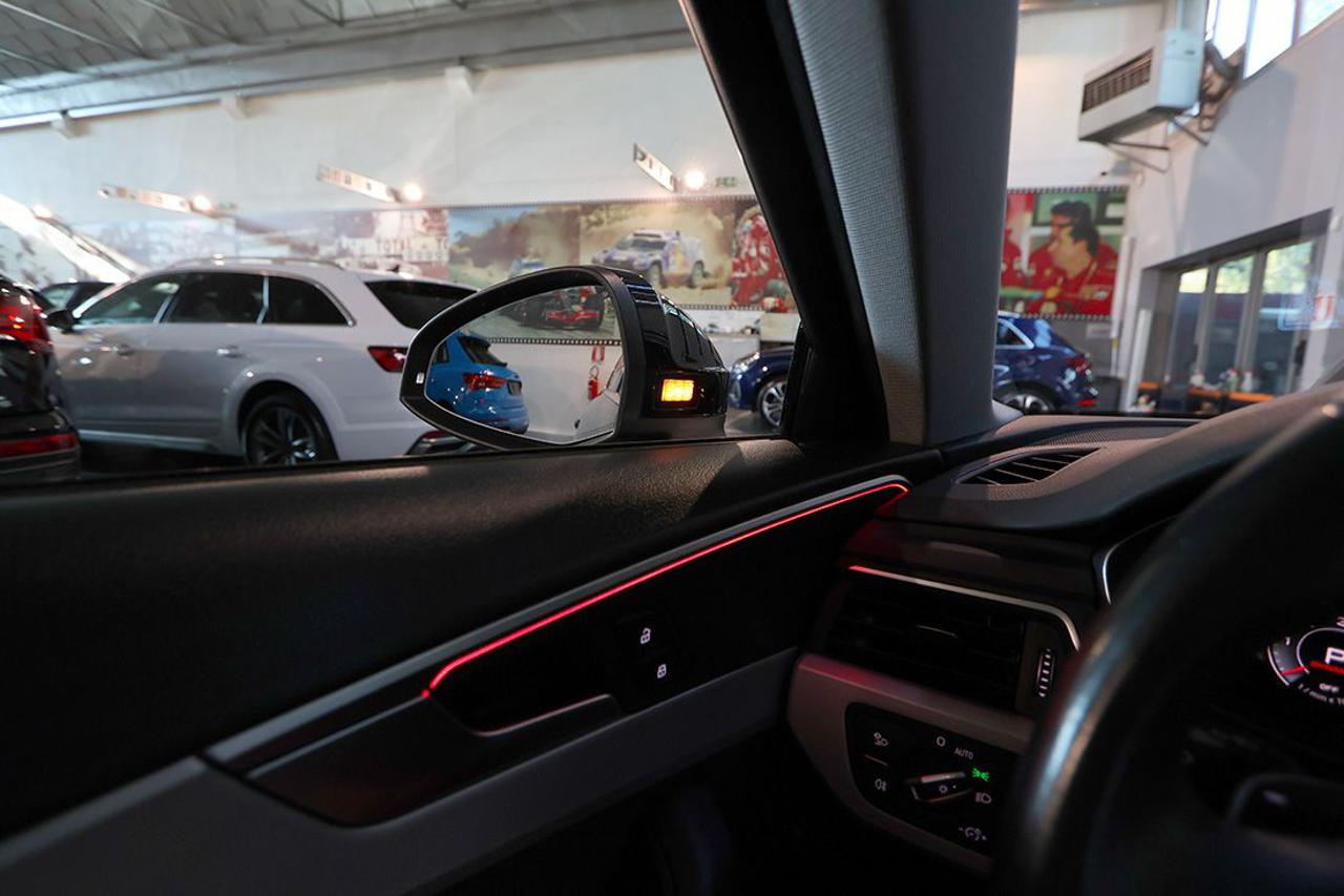 AUDI A4 35 TDI Avant S-Tronic S-Line - 44