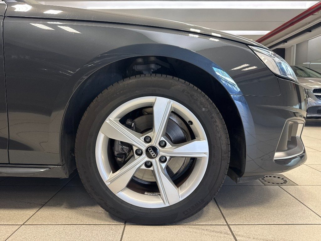AUDI A4 Avant 30 TDI/136 CV S tronic Business Advanced - 7