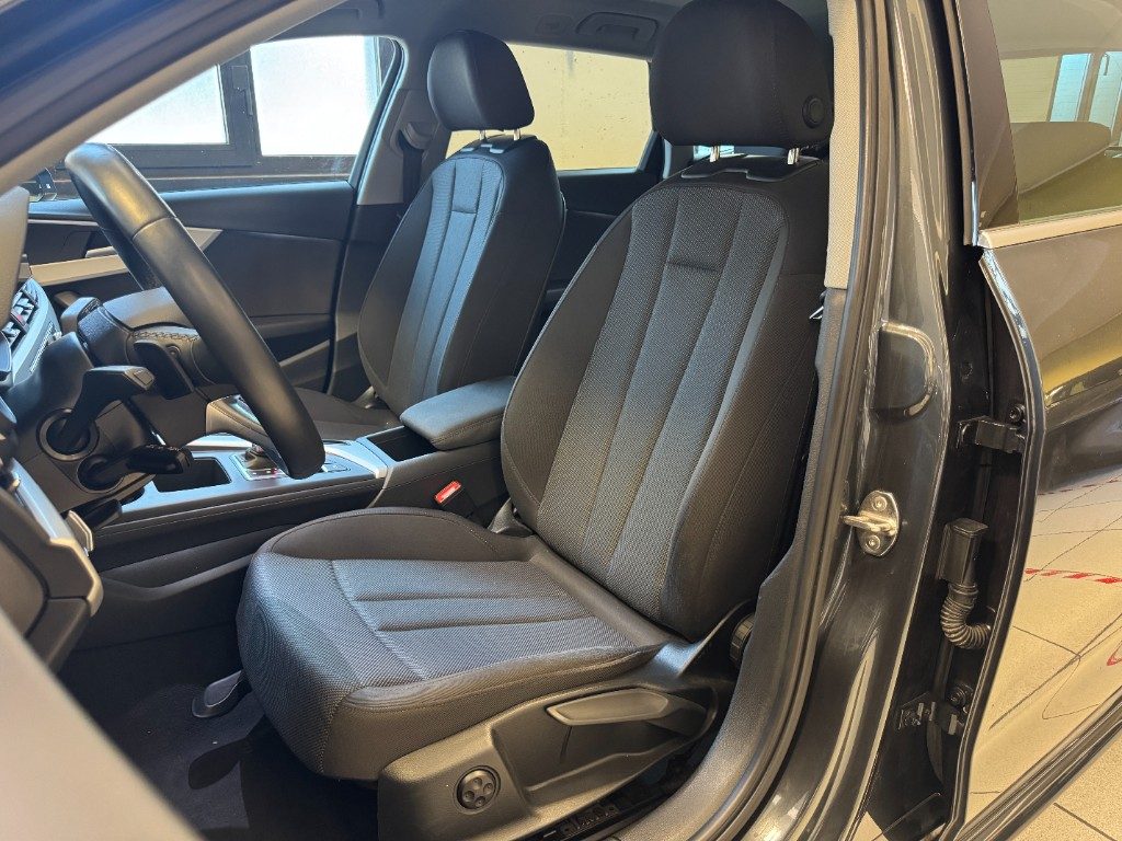 AUDI A4 Avant 30 TDI/136 CV S tronic Business Advanced - 15