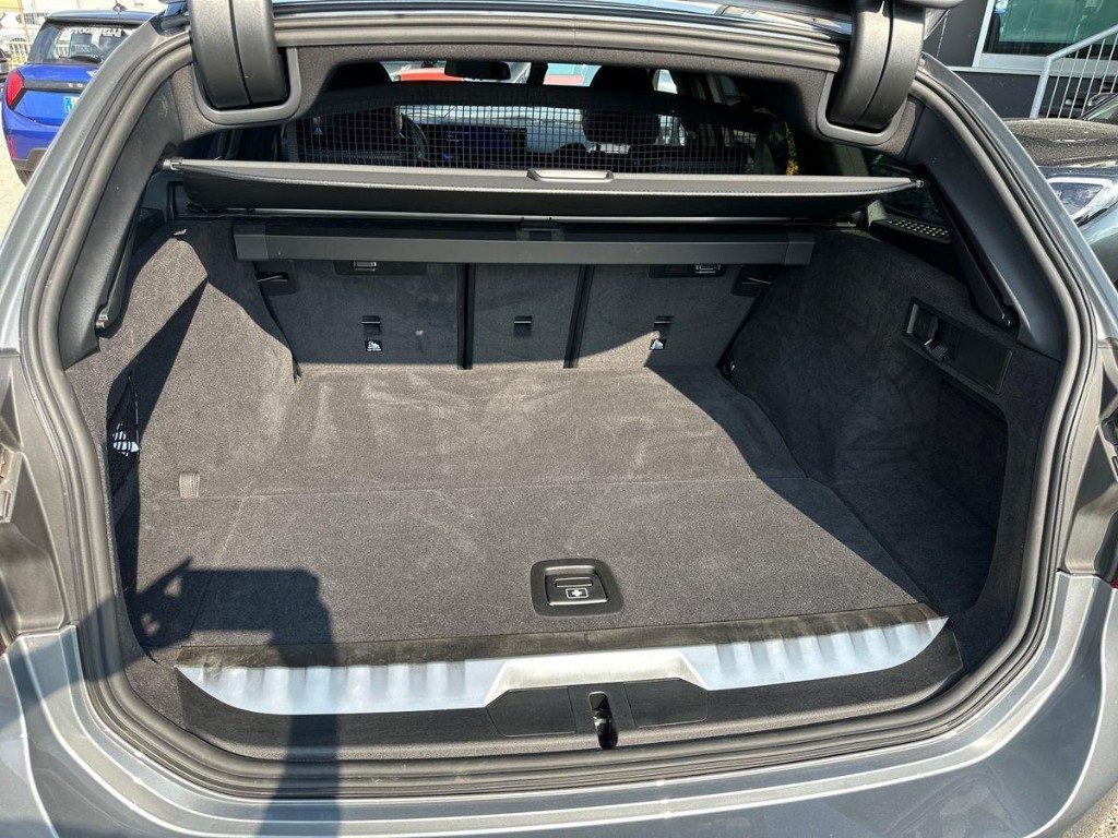 BMW 330 e xDrive Touring Msport Pro Aut. - 14