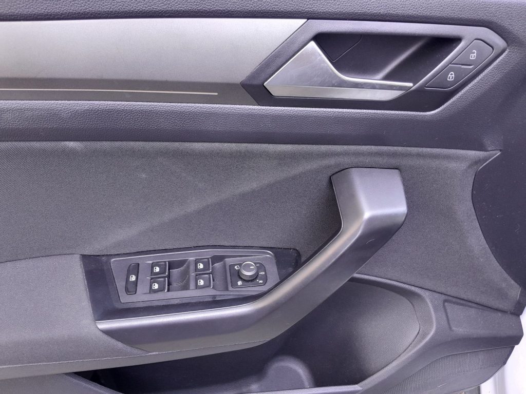VOLKSWAGEN T-Roc 1.0 TSI Style - 18