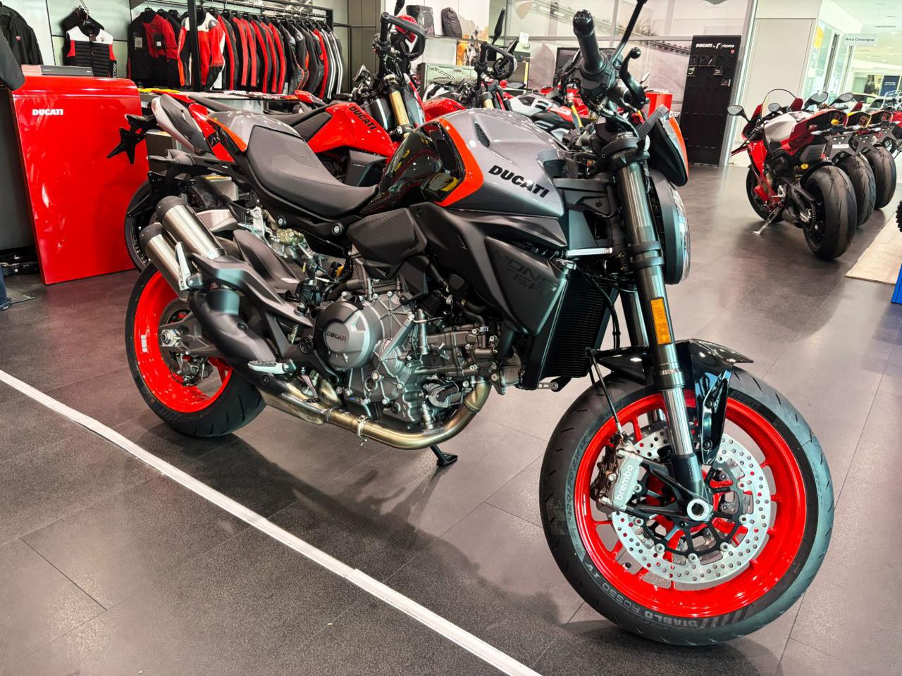 DUCATI Monster 800 PLUS SPORT LIVERY - 10