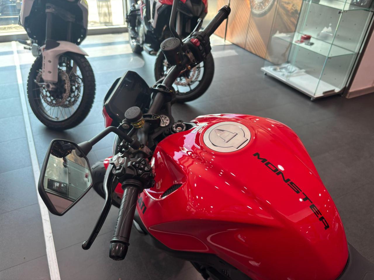 DUCATI Monster 800 PLUS RED 2026 - 11