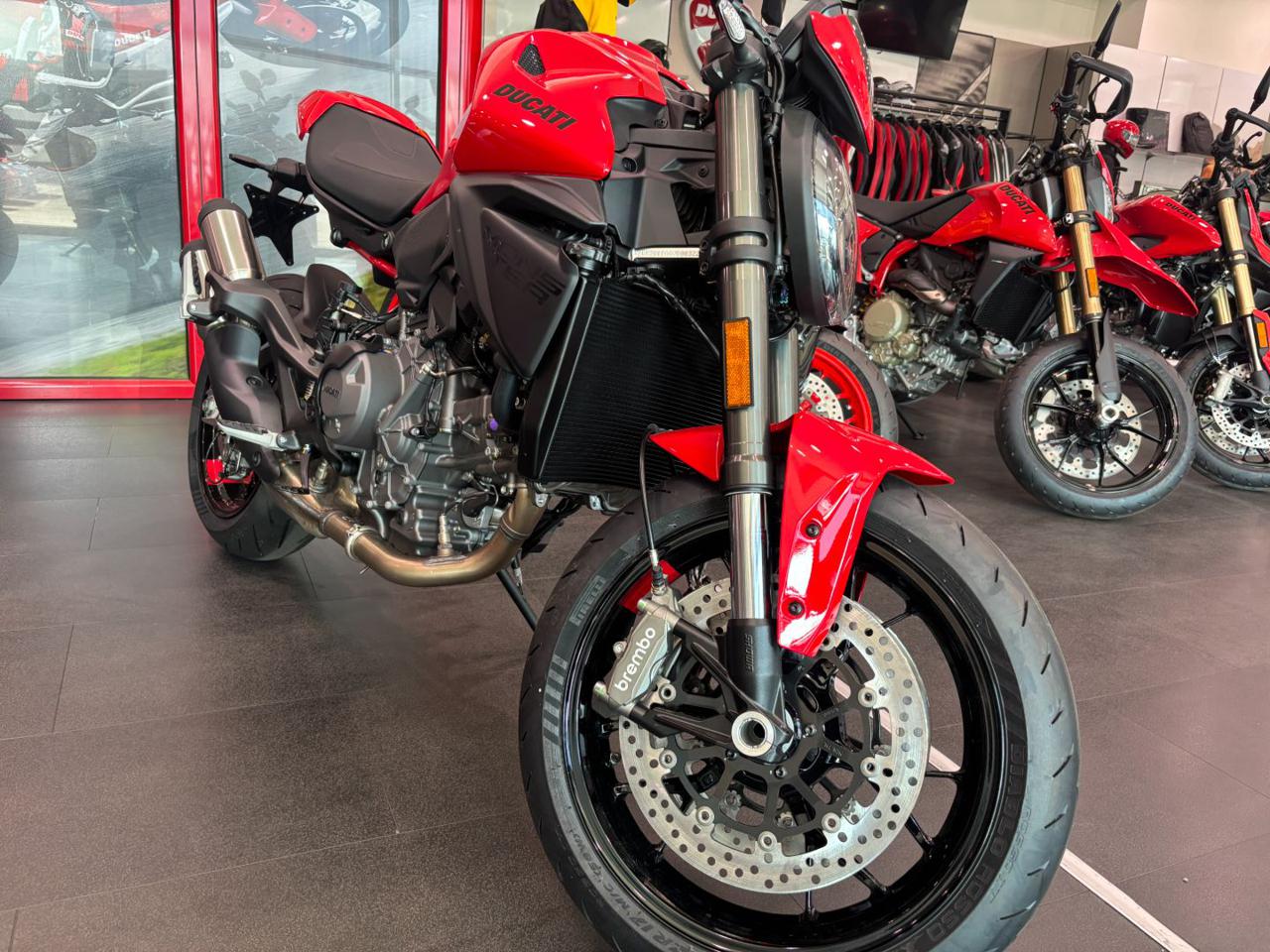 DUCATI Monster 800 PLUS RED 2026 - 4