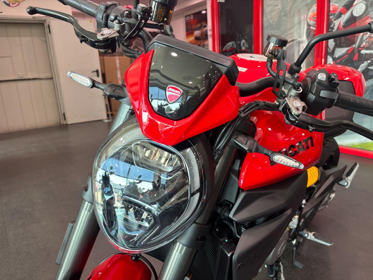 DUCATI Monster 800 PLUS RED 2026 - 3