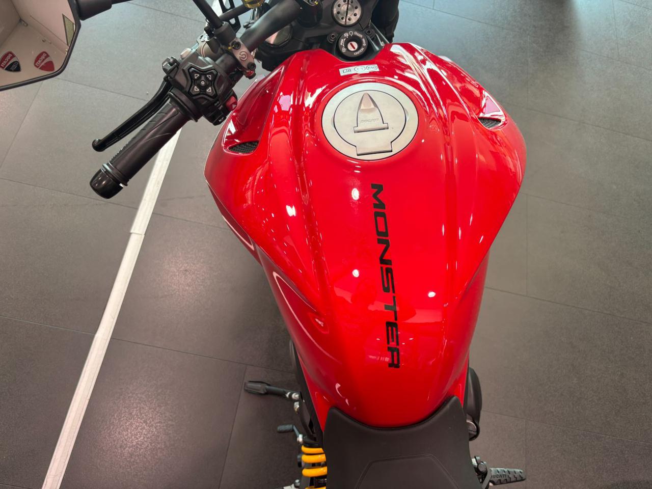 DUCATI Monster 800 PLUS RED 2026 - 10
