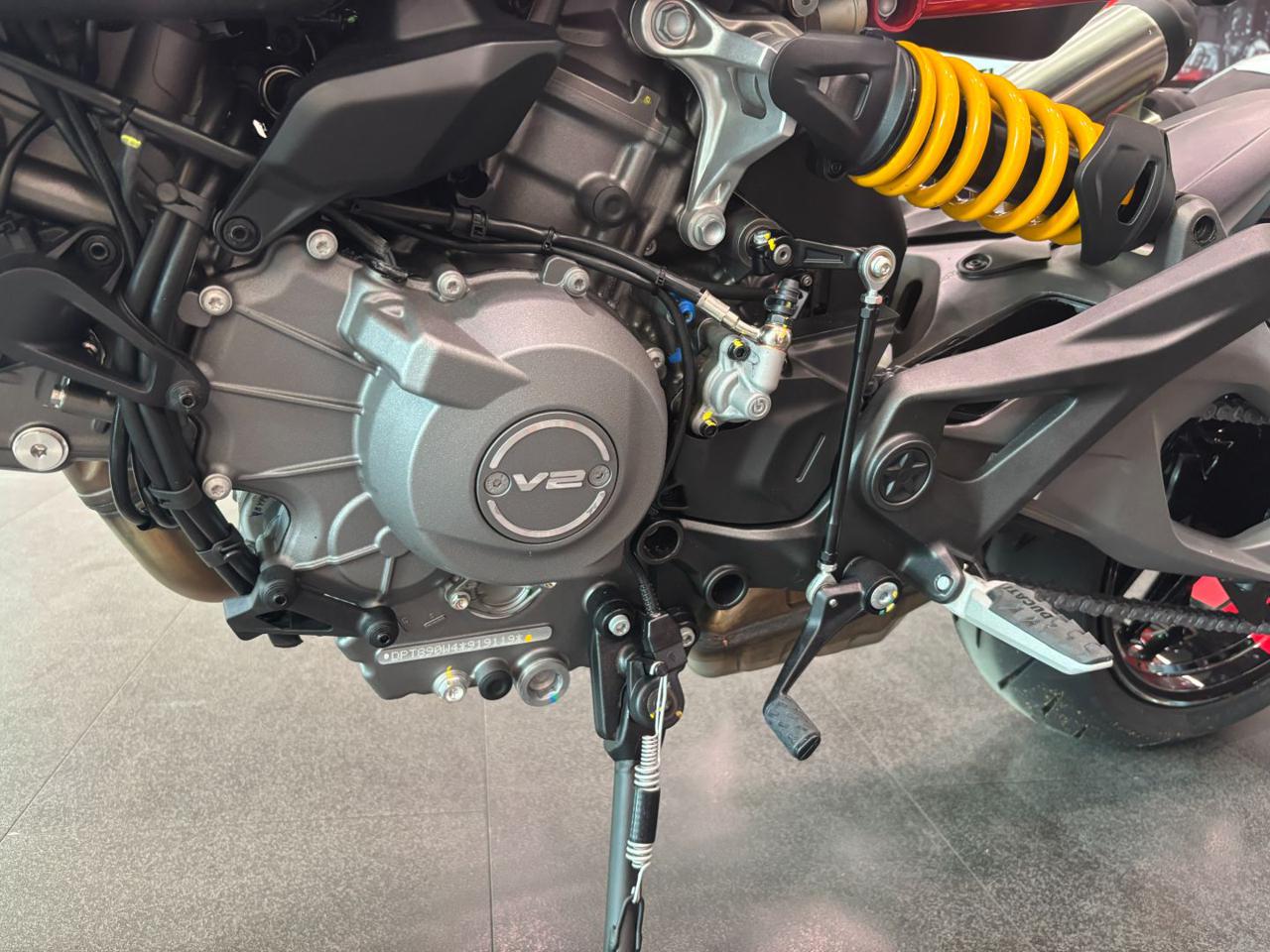DUCATI Monster 800 PLUS RED 2026 - 7