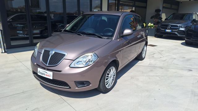 LANCIA Ypsilon Rosa metallizzato