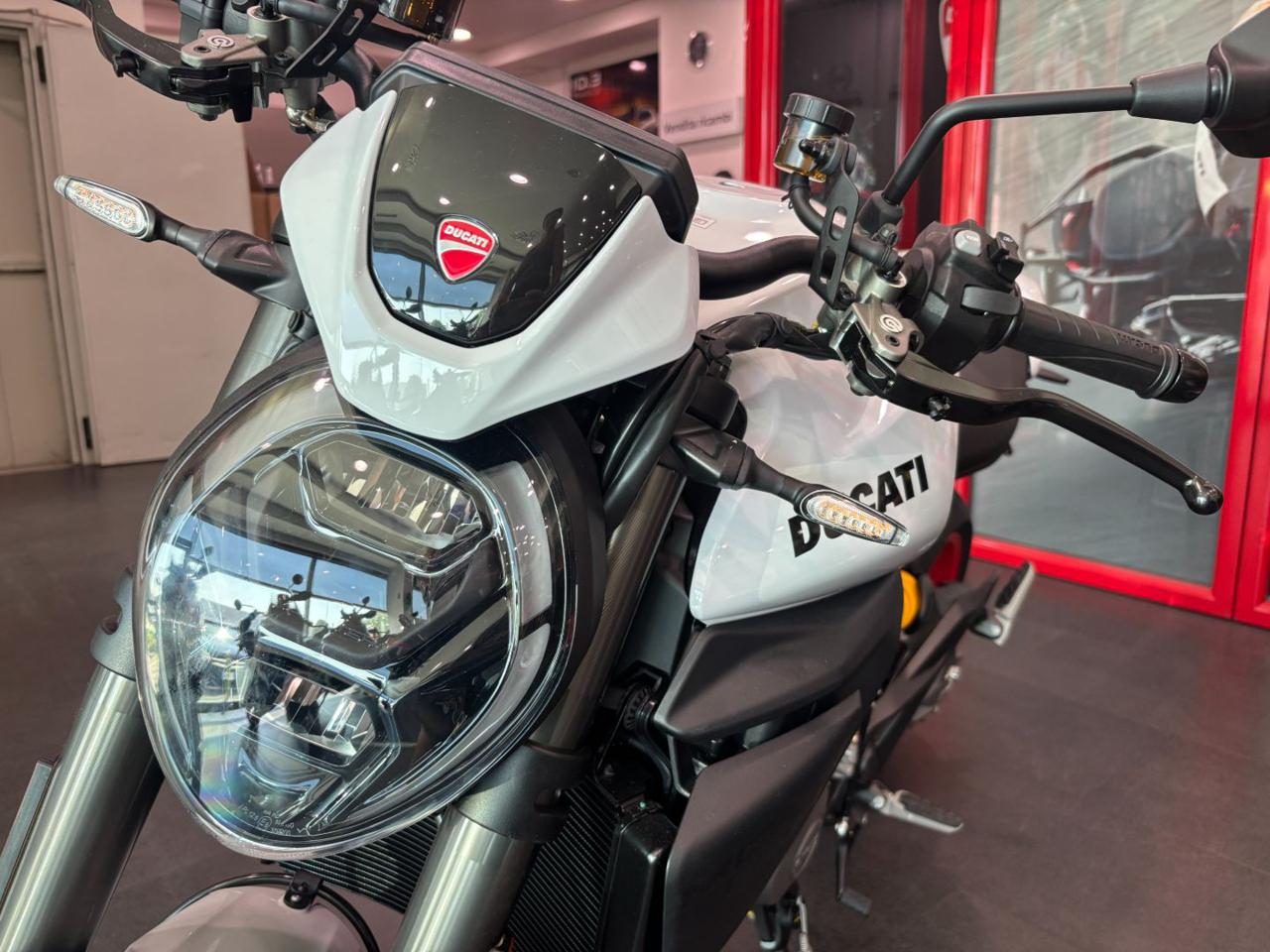 DUCATI Monster 800 PLUS ICEBERG WHITE - 3