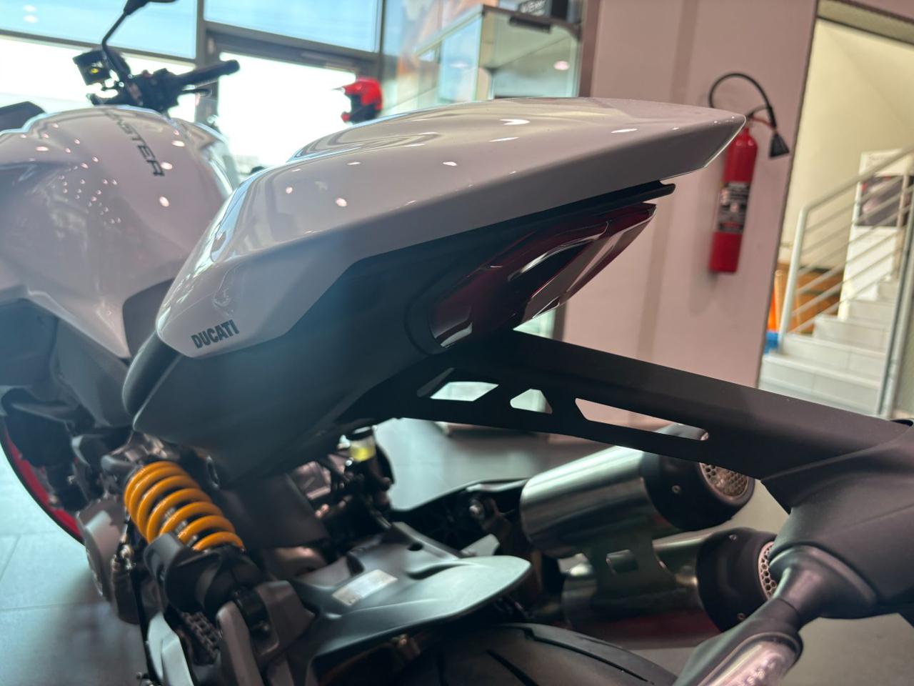 DUCATI Monster 800 PLUS ICEBERG WHITE - 7