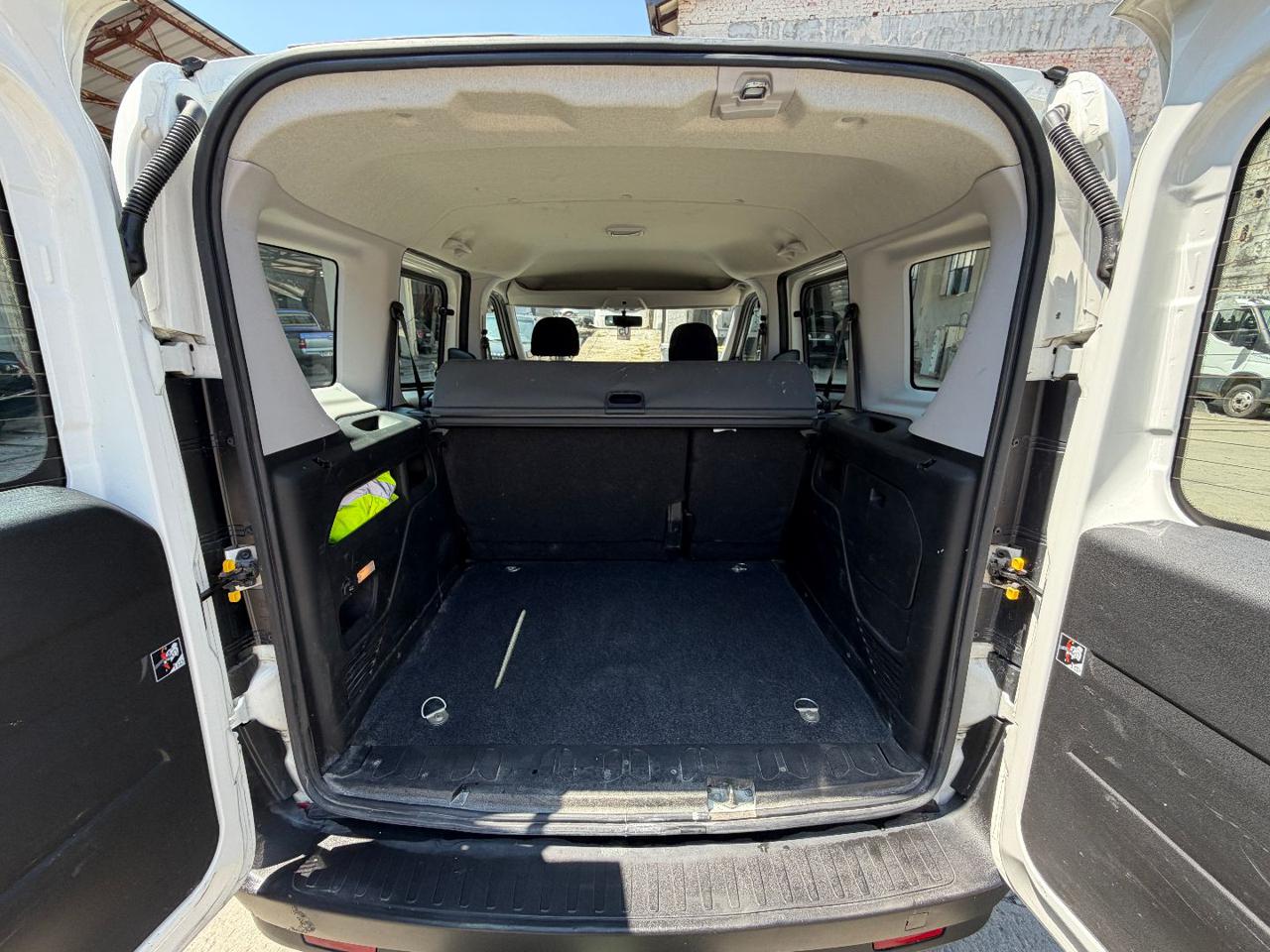 FIAT Doblo Doblò 1.3 MJT PC Combi N1 SX - 12