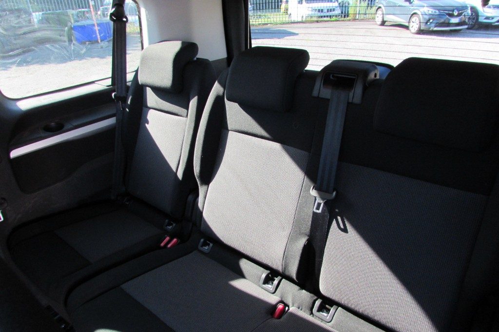 PEUGEOT Traveller 2.0 BlueHDi 150 S&S Allure GANCIO TRAINO - 13