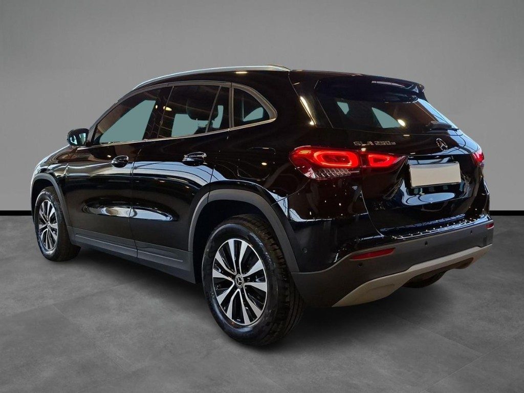 MERCEDES-BENZ GLA 250 e hybrid EQ Sport Aut. - 3