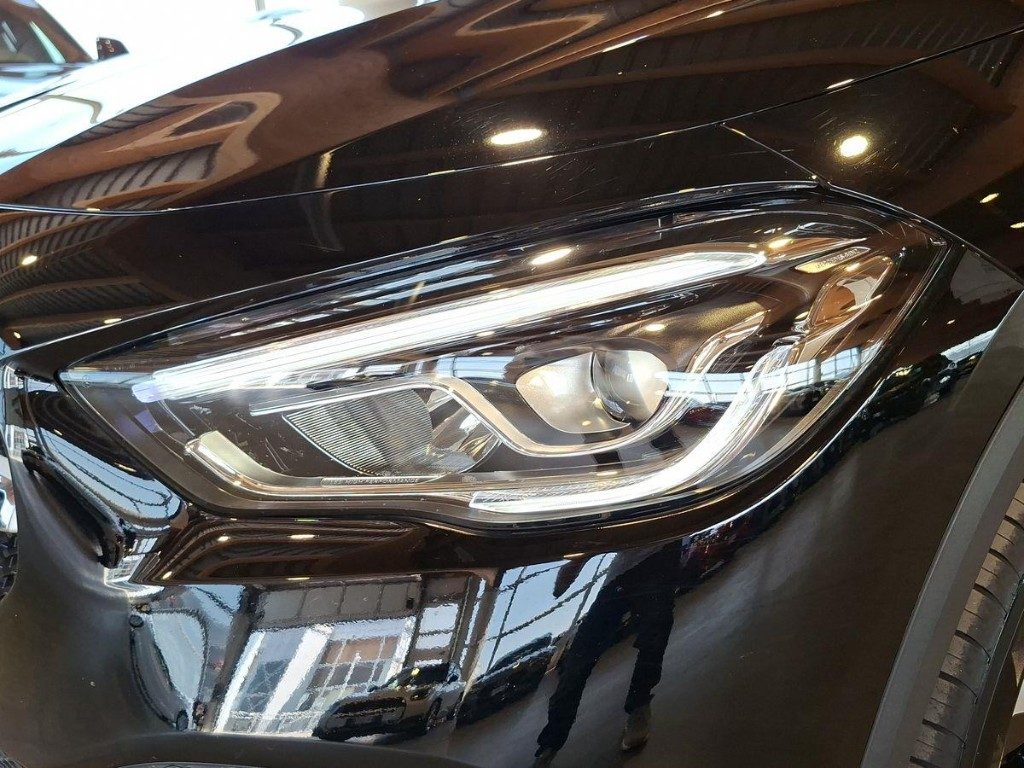 MERCEDES-BENZ GLA 250 e hybrid EQ Sport Aut. - 5