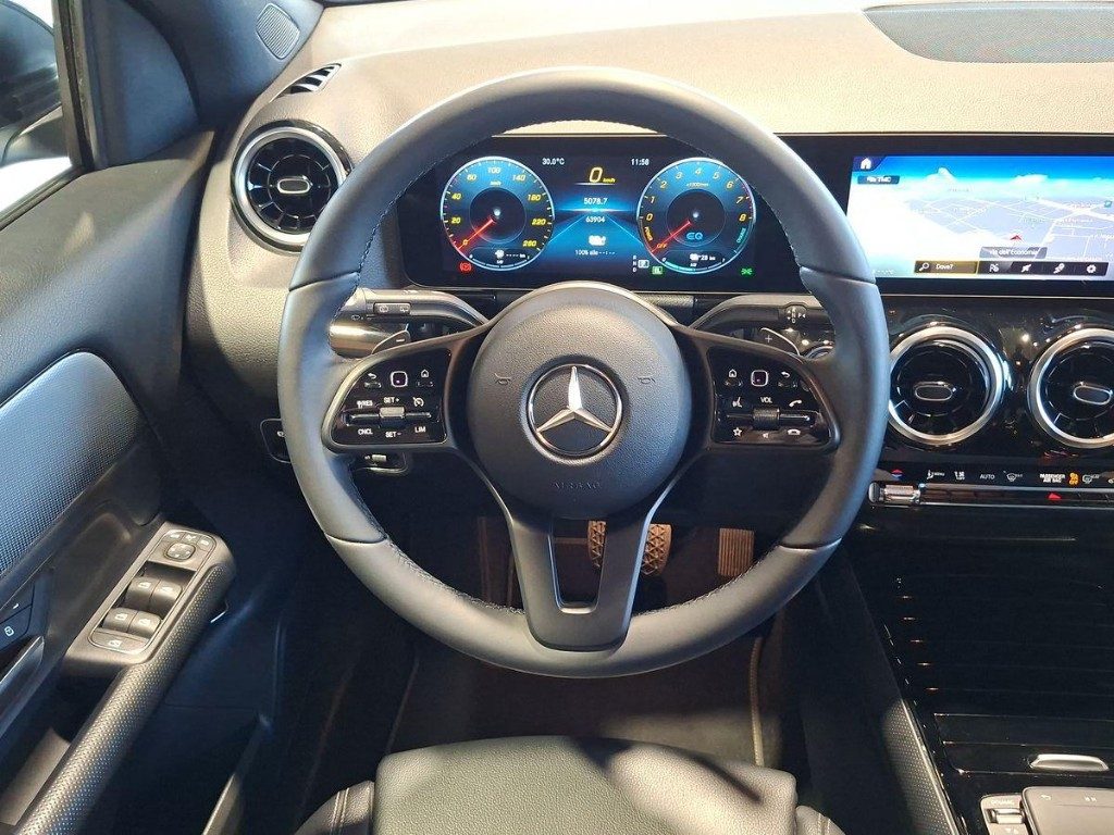 MERCEDES-BENZ GLA 250 e hybrid EQ Sport Aut. - 9
