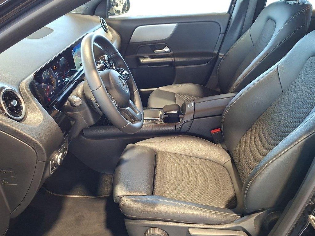 MERCEDES-BENZ GLA 250 e hybrid EQ Sport Aut. - 8