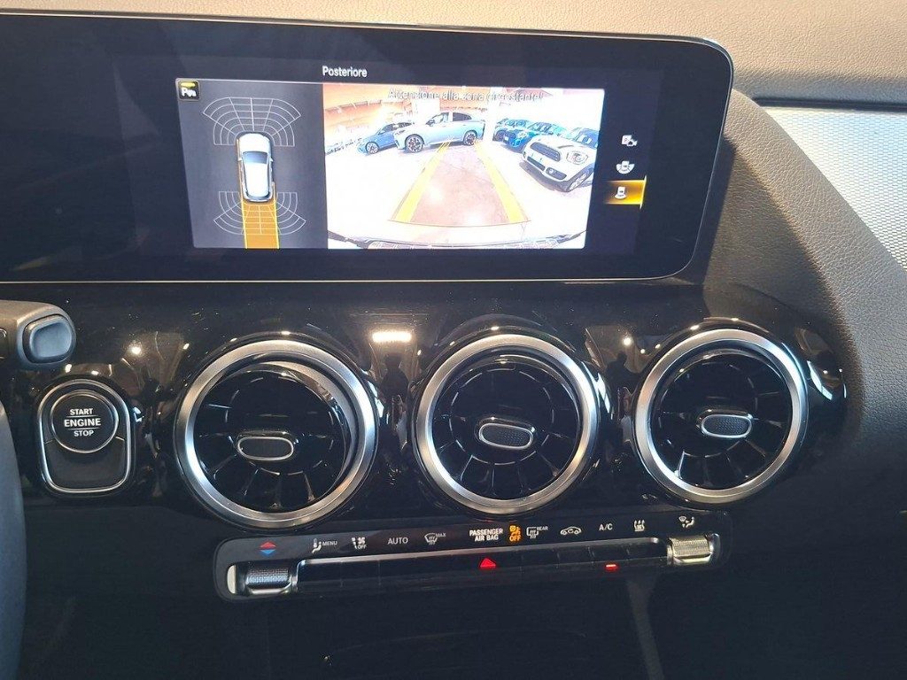 MERCEDES-BENZ GLA 250 e hybrid EQ Sport Aut. - 11