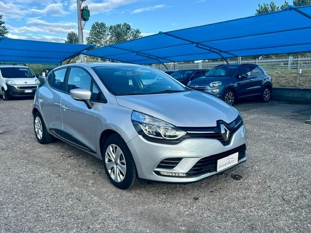 RENAULT Clio Grigio metallizzato