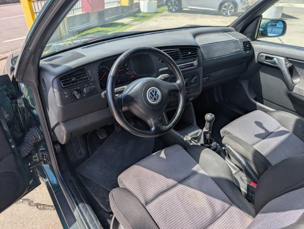 VOLKSWAGEN Golf Cabriolet 1.6 cat Highline - 16