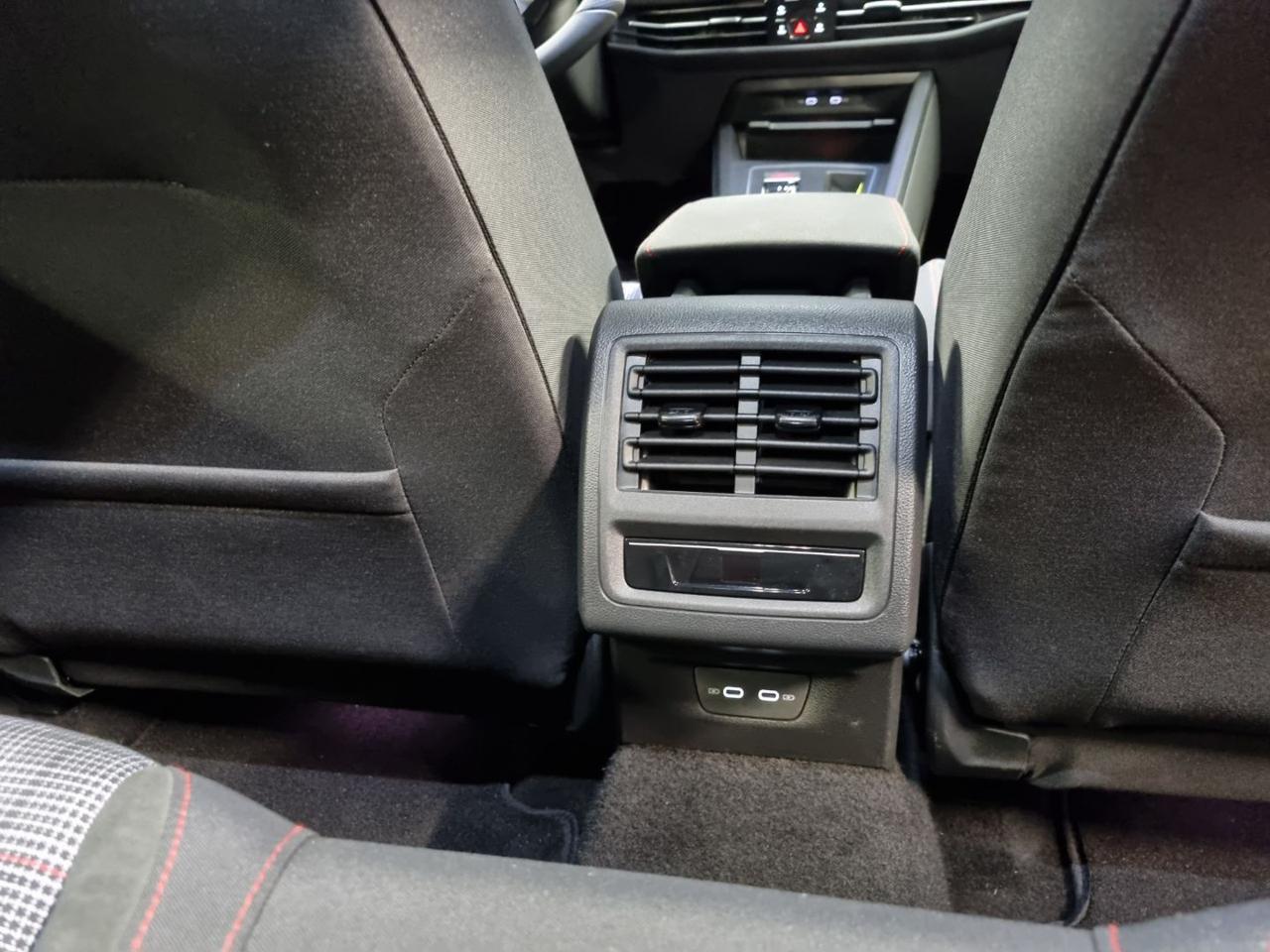 VOLKSWAGEN Golf GTI 2.0 TSI DSG - 26