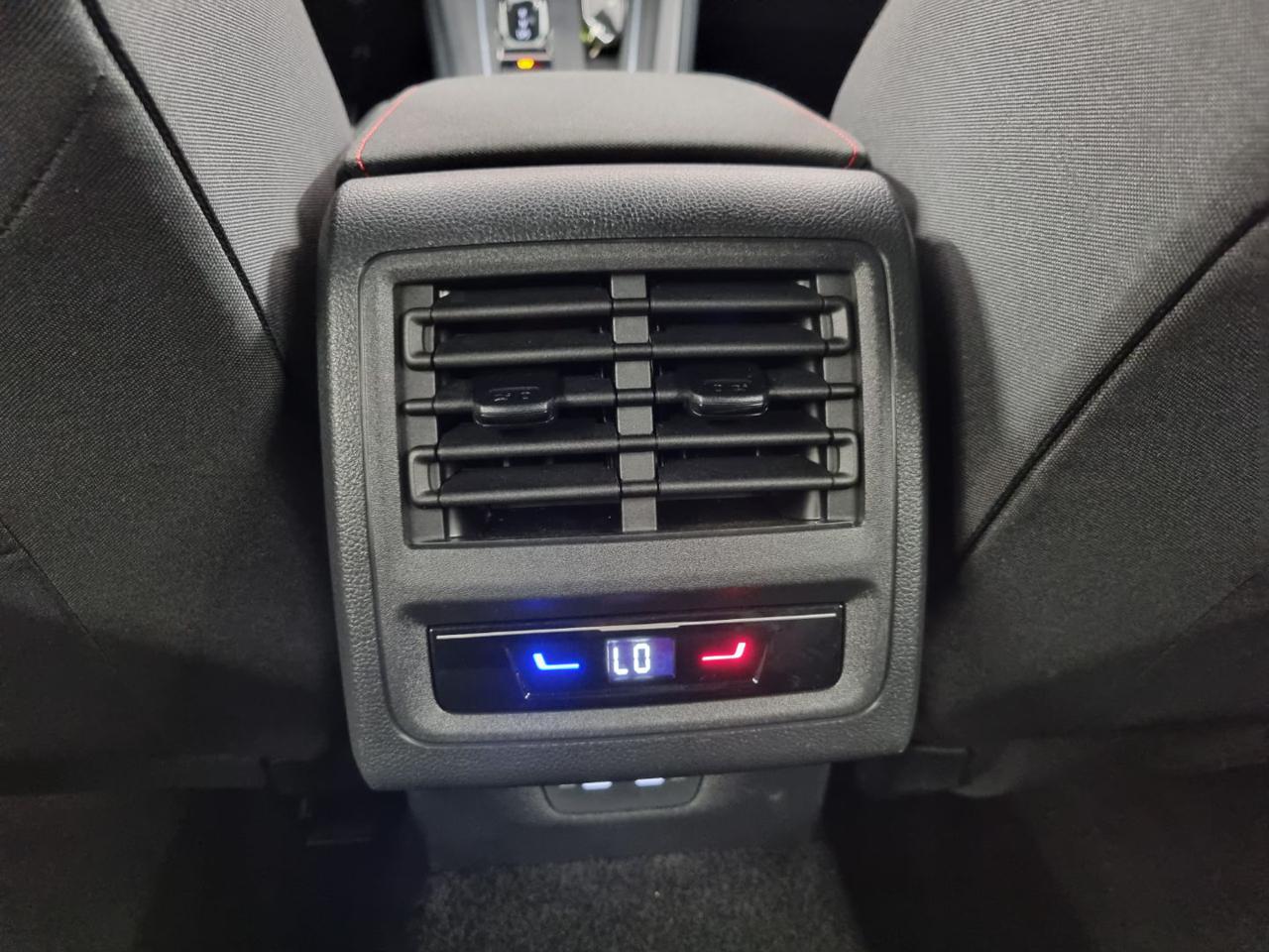 VOLKSWAGEN Golf 2.0 TSI DSG GTI - 40