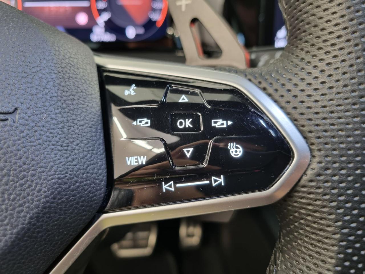 VOLKSWAGEN Golf 2.0 TSI DSG GTI - 32