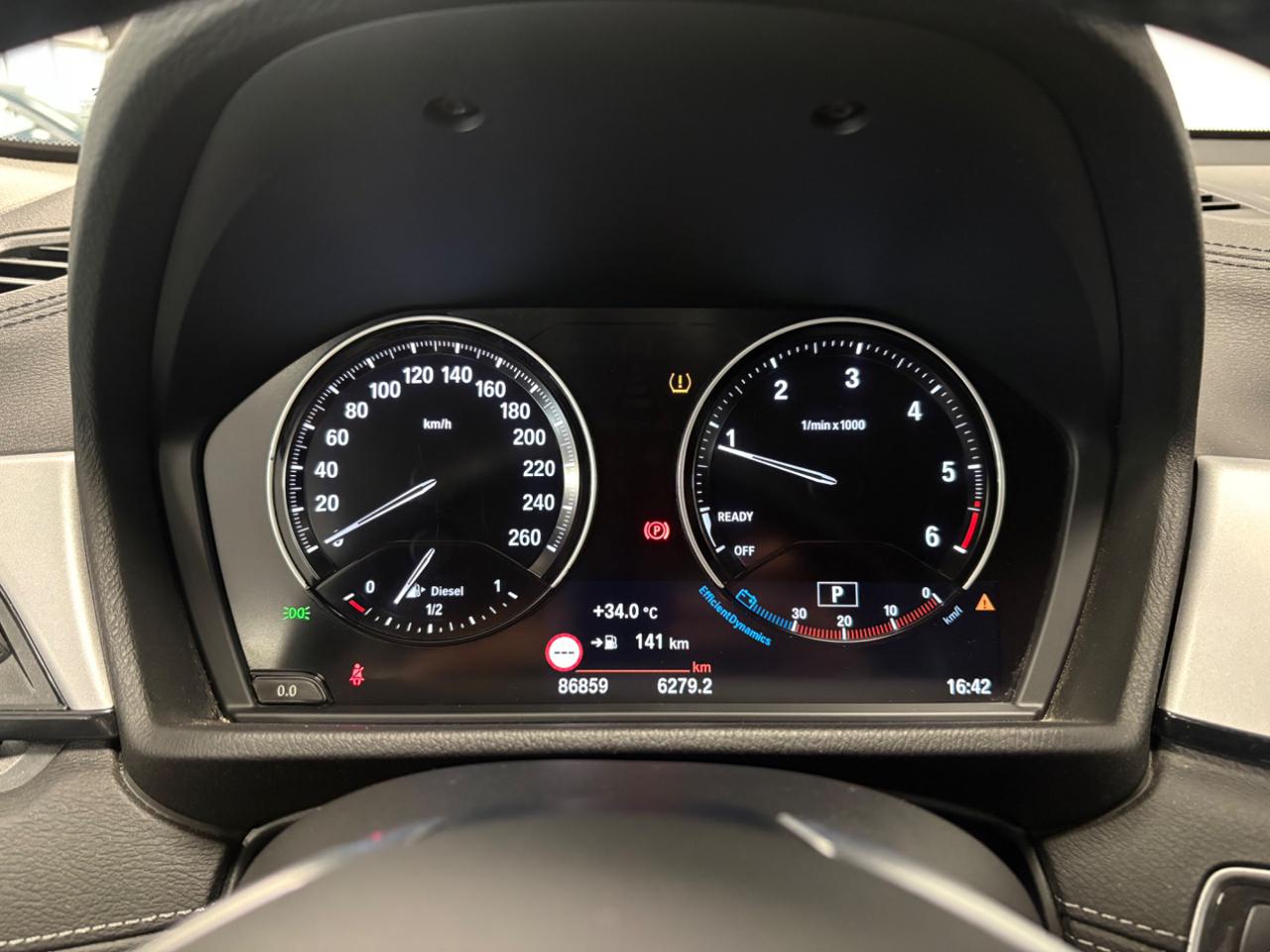 BMW X2 xDrive18d Advantage FARI LED - 10