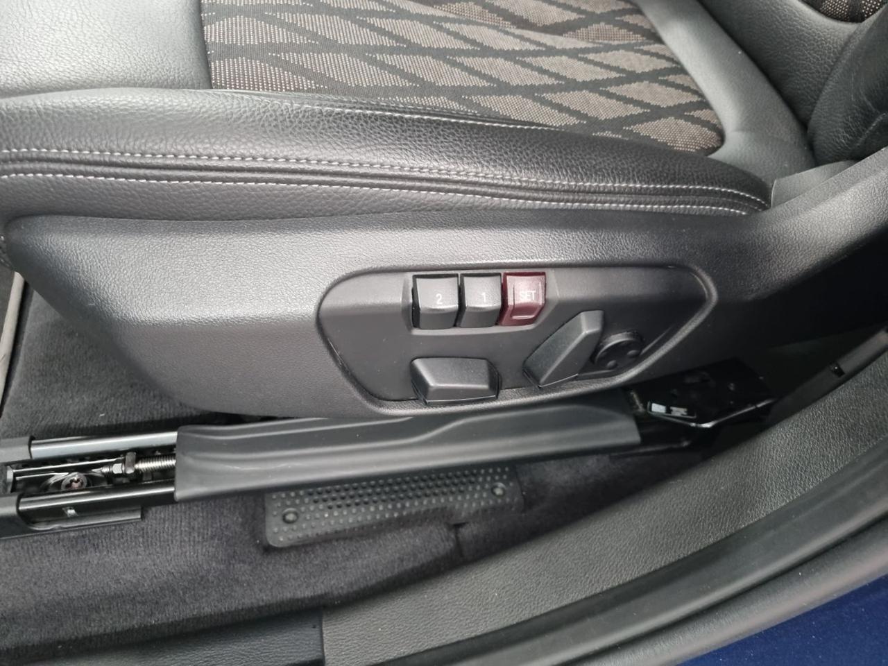 BMW X1 sDrive18d xLine Plus - 32