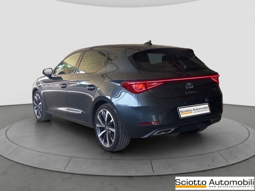 SEAT Leon 1.5 TSI 150 CV FR - 4