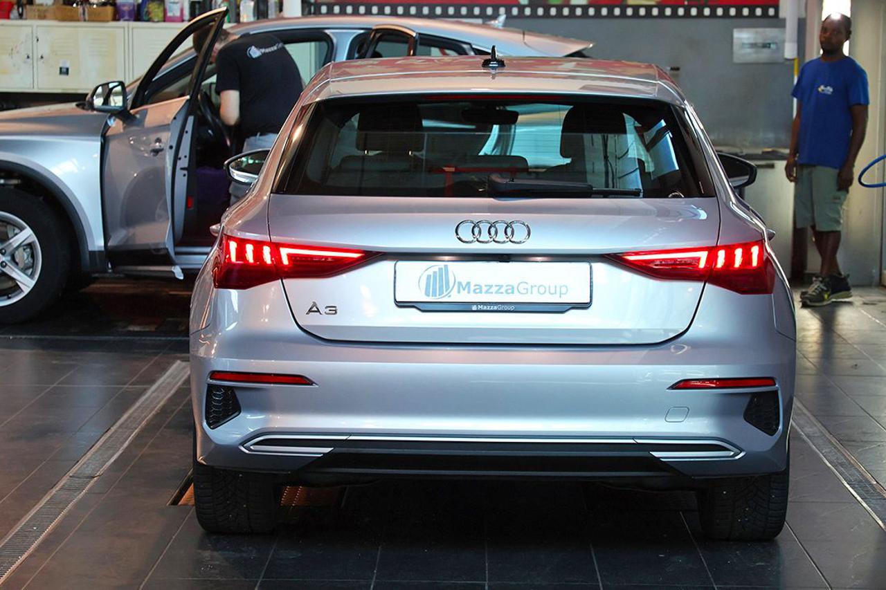 AUDI A3 35 TFSI Sportback S-Tronic Business Advanced - 4