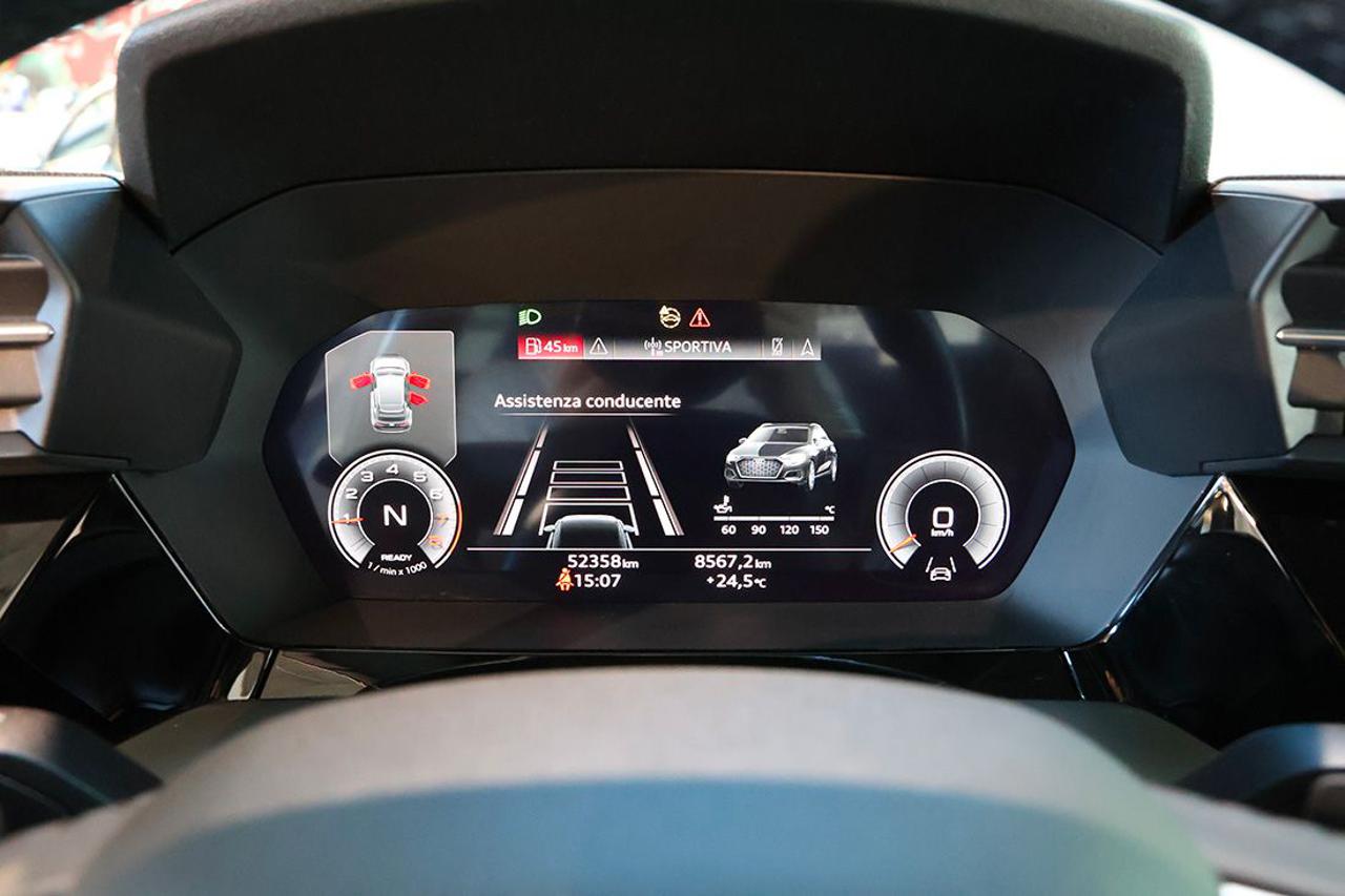 AUDI A3 35 TFSI Sportback S-Tronic Business Advanced - 28