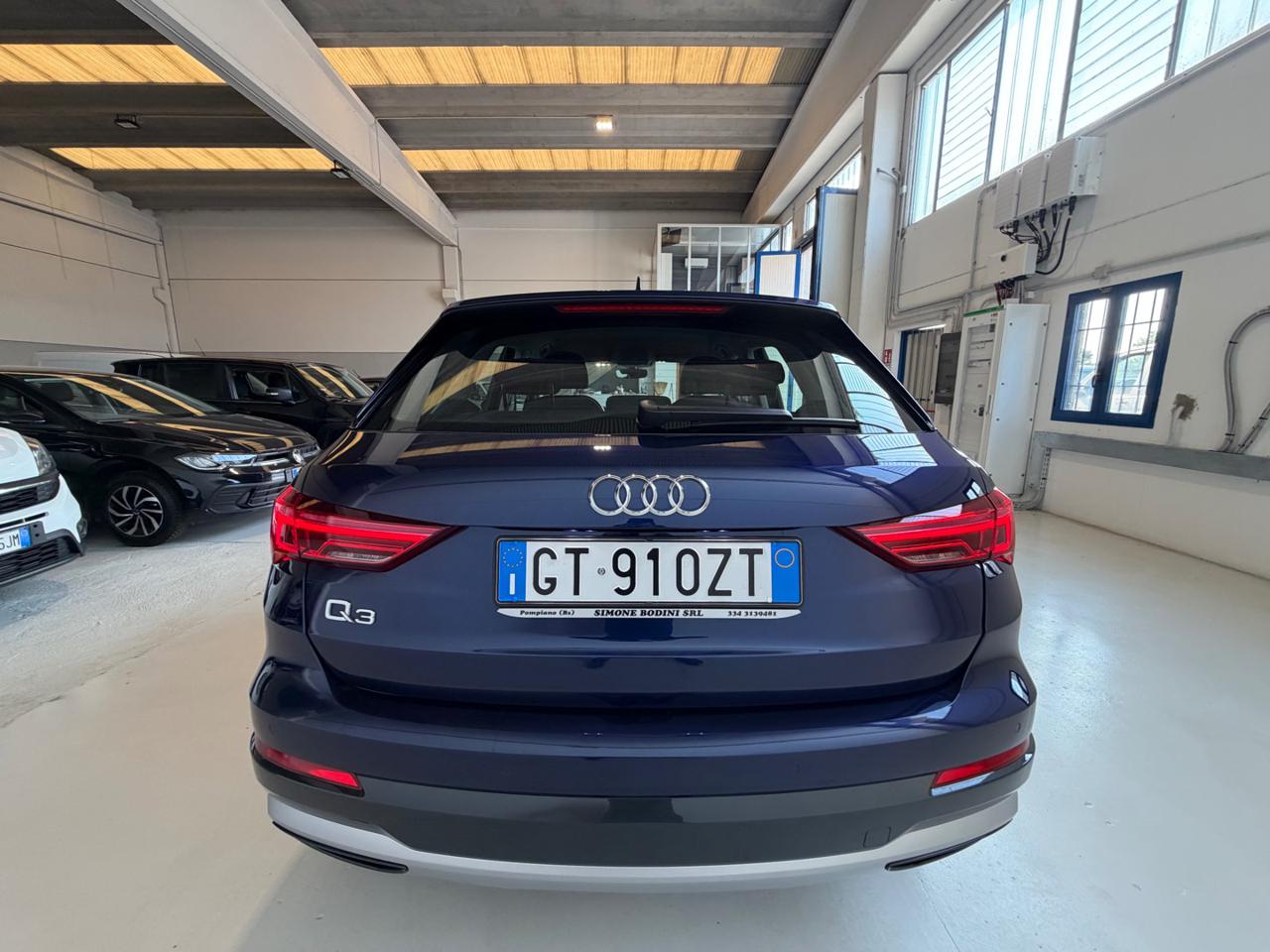 AUDI Q3 35 TDI S tronic Identity Black - 4
