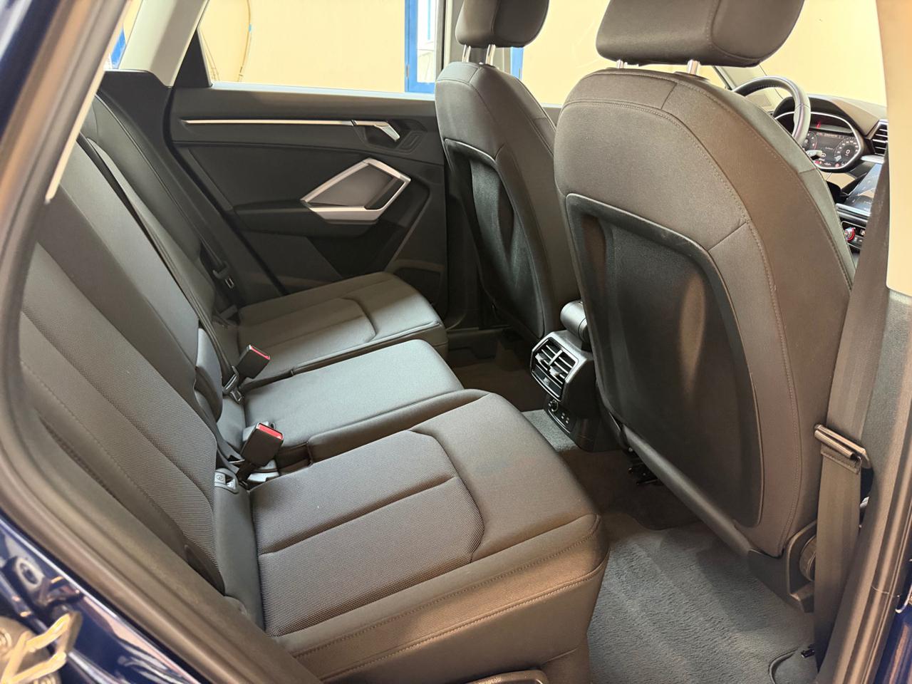 AUDI Q3 35 TDI S tronic Identity Black - 13