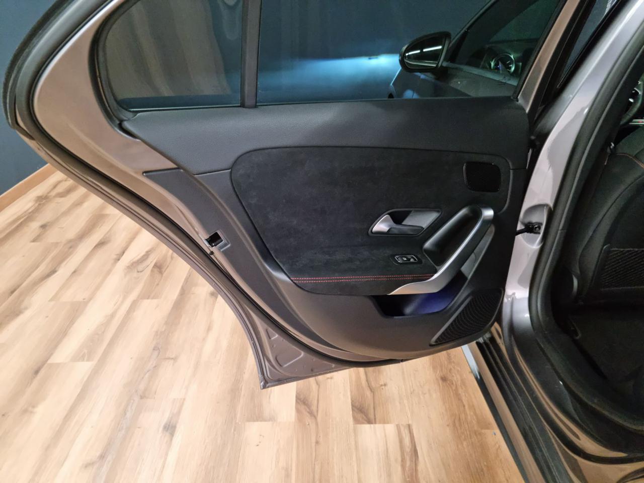 MERCEDES-BENZ A 180 Automatic AMG Line Premium Plus - 17
