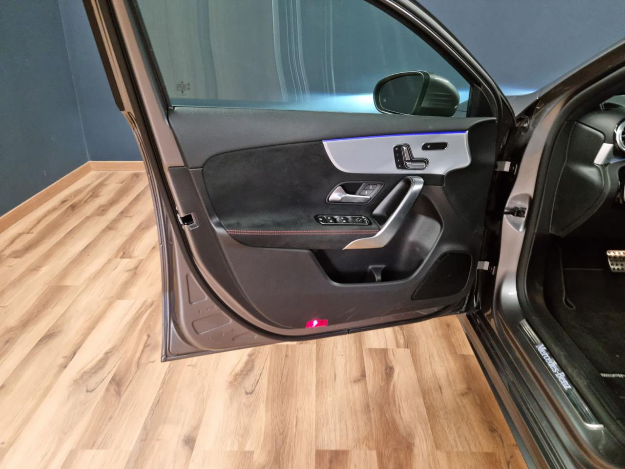 MERCEDES-BENZ A 180 Automatic AMG Line Premium Plus - 16