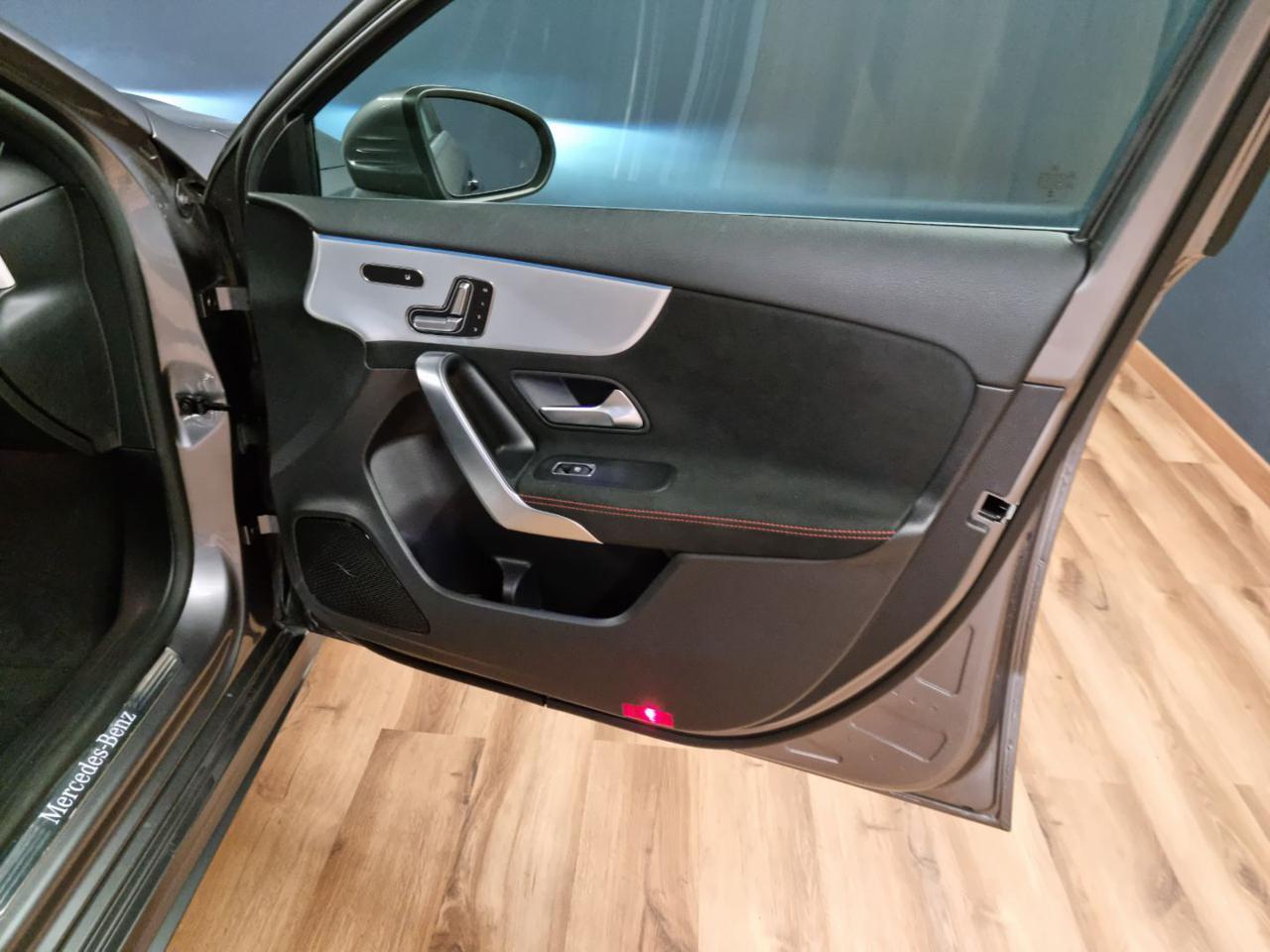 MERCEDES-BENZ A 180 Automatic AMG Line Premium Plus - 22