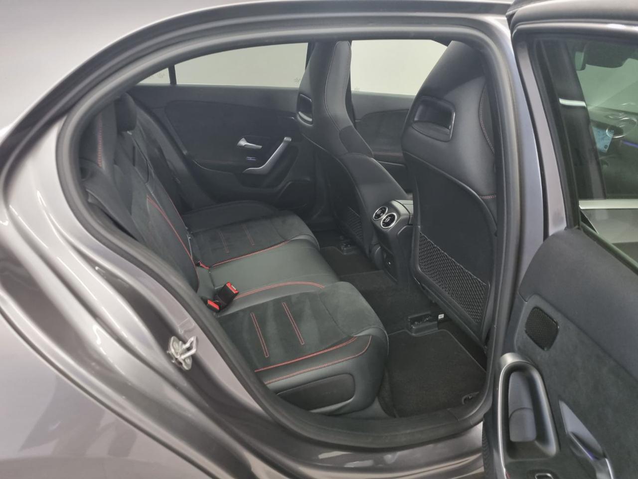MERCEDES-BENZ A 180 Automatic AMG Line Premium Plus - 27
