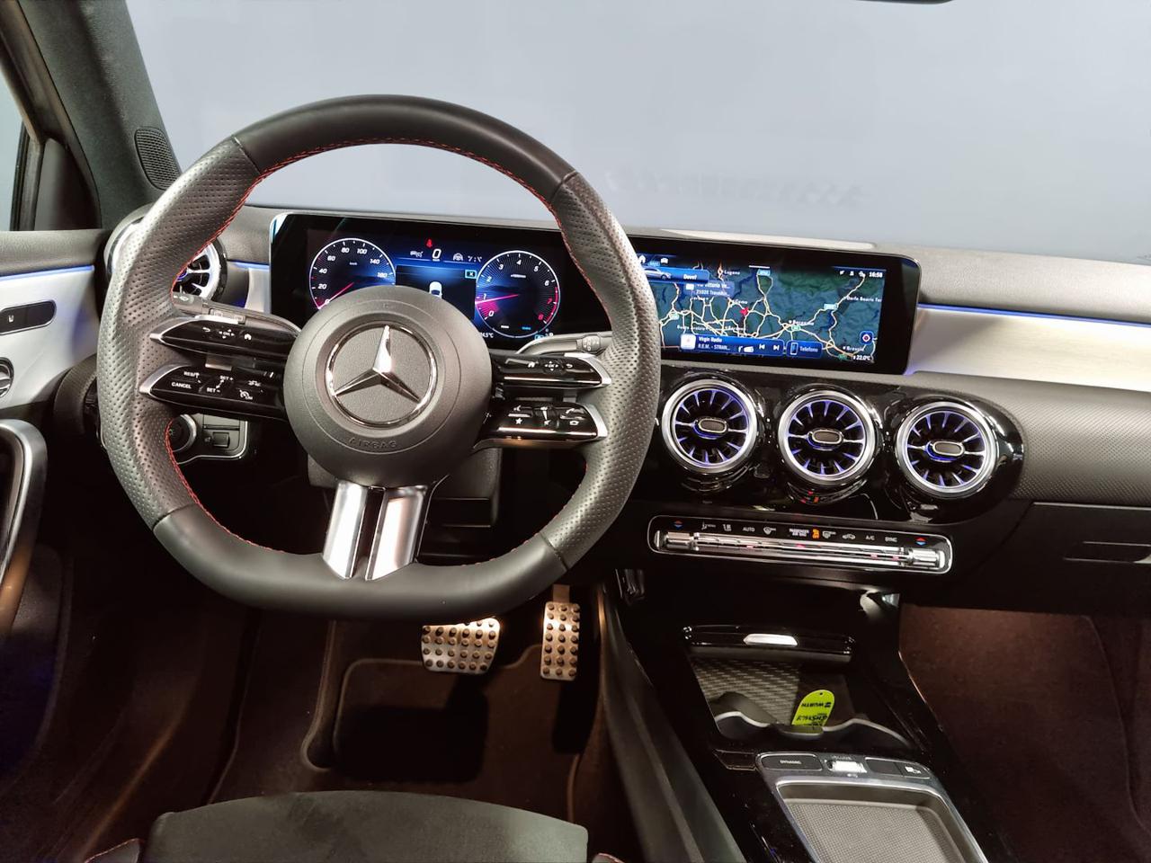 MERCEDES-BENZ A 180 Automatic AMG Line Premium Plus - 21