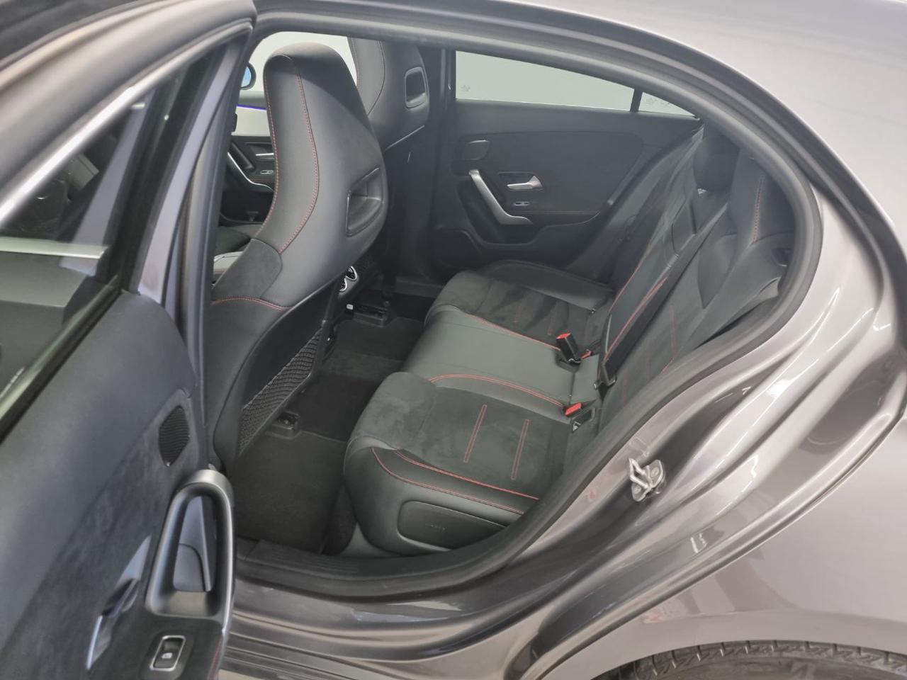 MERCEDES-BENZ A 180 Automatic AMG Line Premium Plus - 10