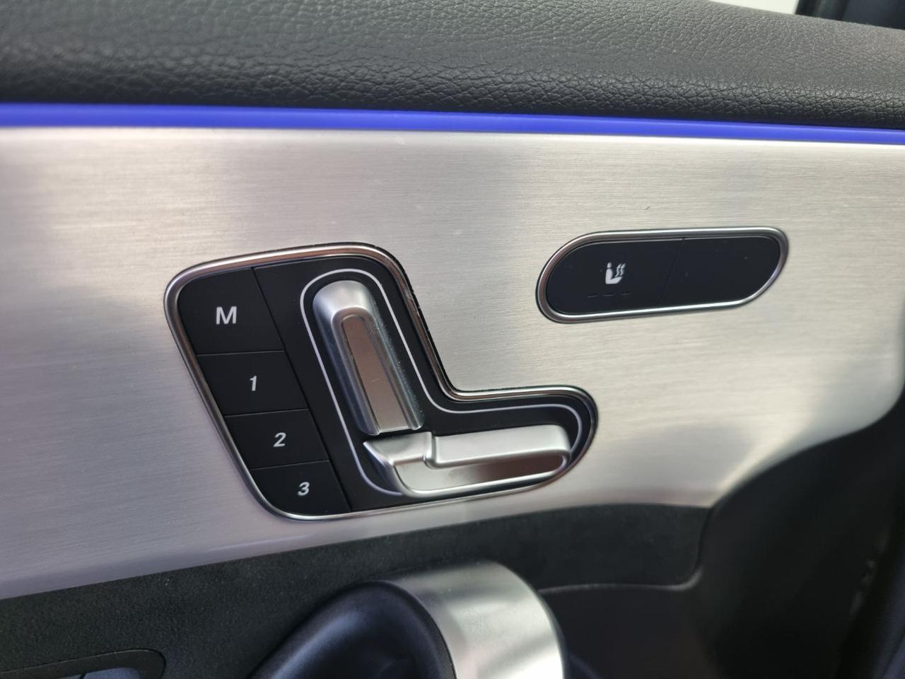 MERCEDES-BENZ A 180 Automatic AMG Line Premium Plus - 17