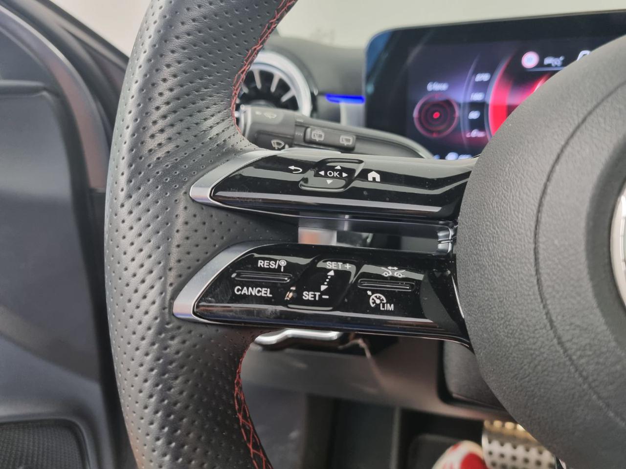 MERCEDES-BENZ A 180 Automatic AMG Line Premium Plus - 21