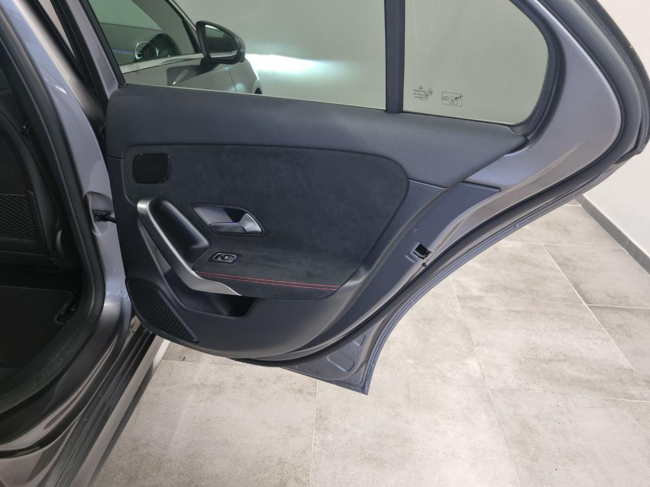 MERCEDES-BENZ A 180 Automatic AMG Line Premium Plus - 28