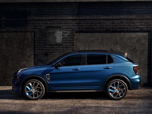 LYNK & CO 01 Blu metallizzato