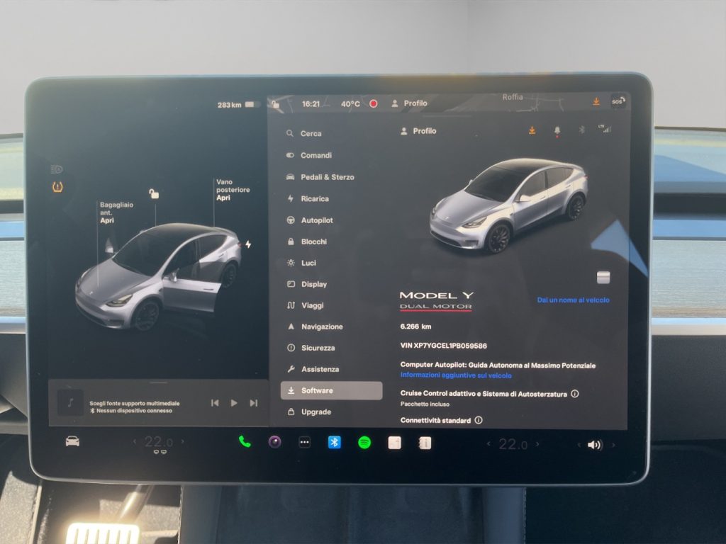 TESLA Model Y Performance Dual Motor 4WD - 12