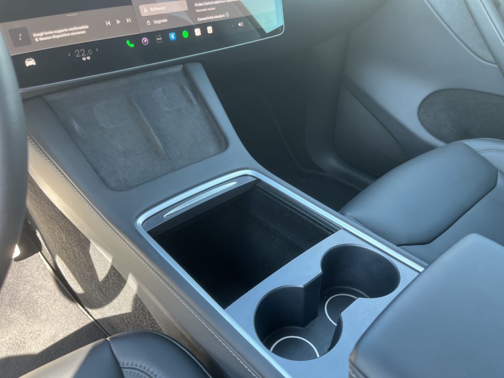 TESLA Model Y Performance Dual Motor 4WD - 13