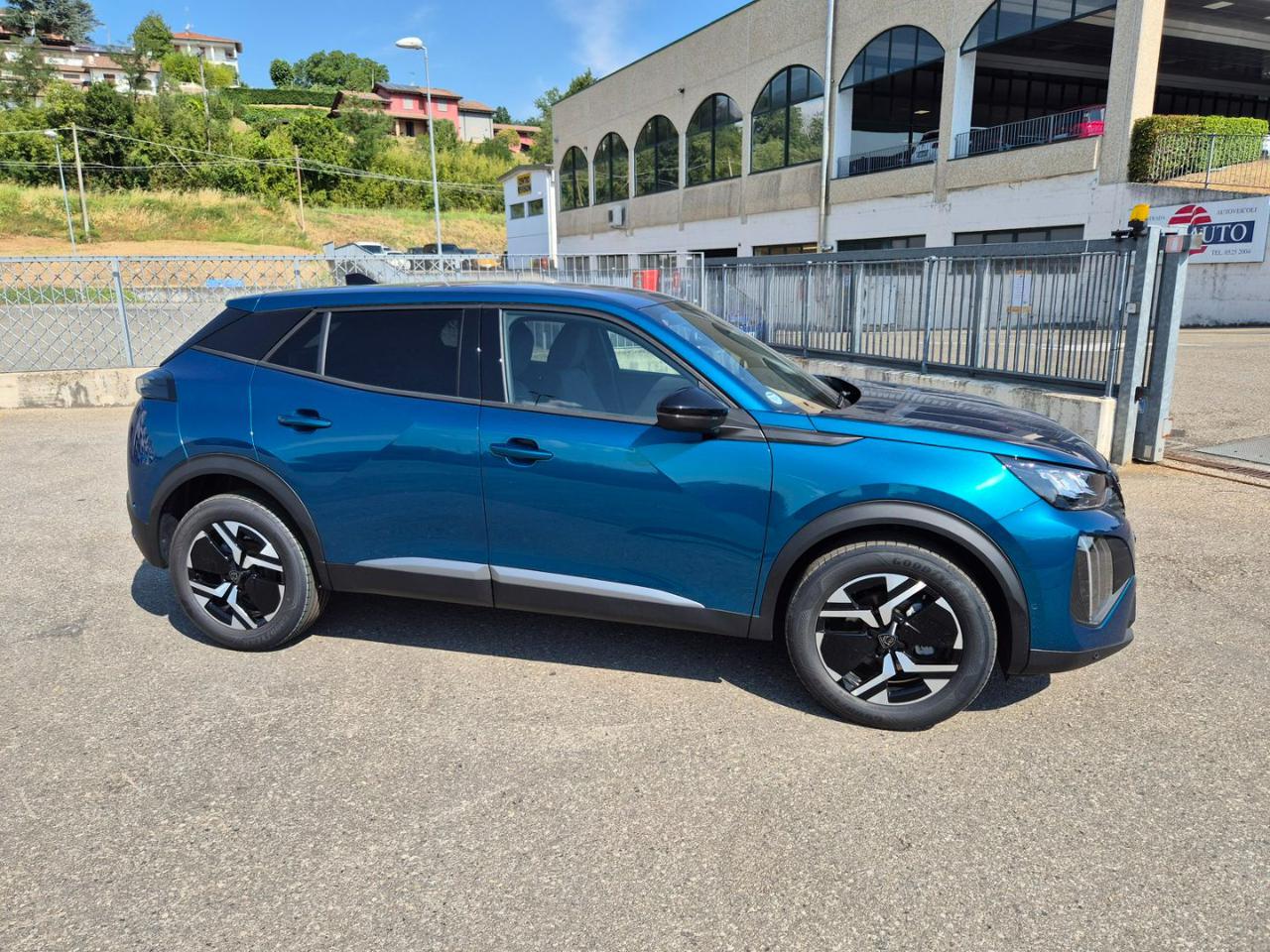 PEUGEOT 2008 PureTech 100 S&S Allure - 6