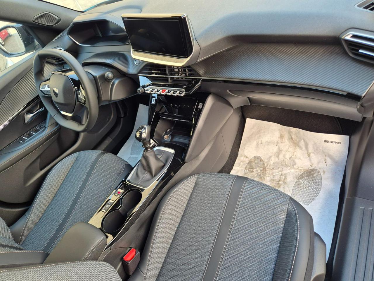 PEUGEOT 2008 PureTech 100 S&S Allure - 12