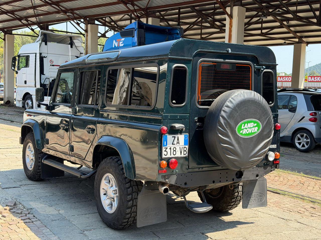 LAND ROVER Defender 110 2.2 TD4 Station Wagon N1 7 POSTI - 7