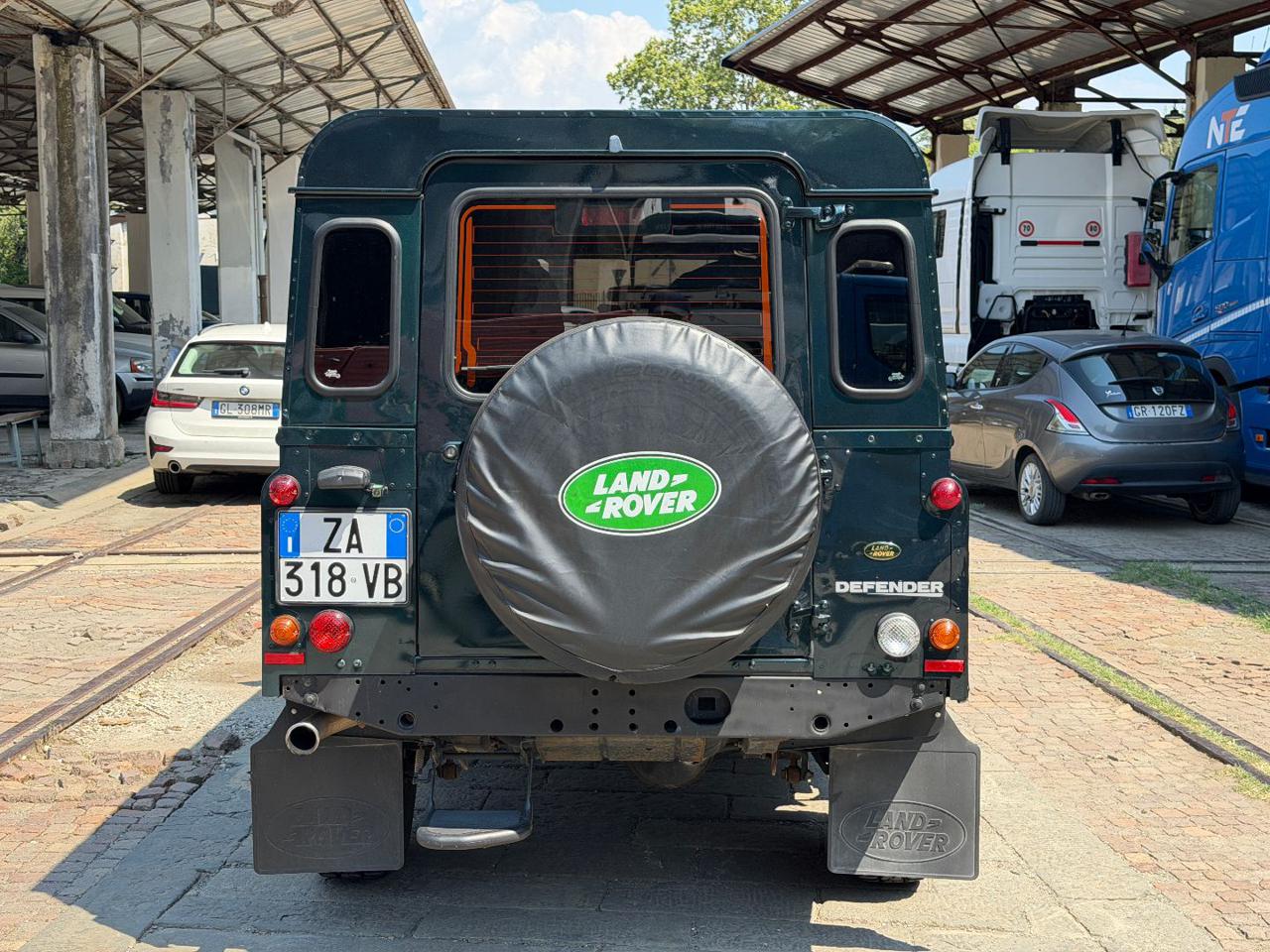 LAND ROVER Defender 110 2.2 TD4 Station Wagon N1 7 POSTI - 6