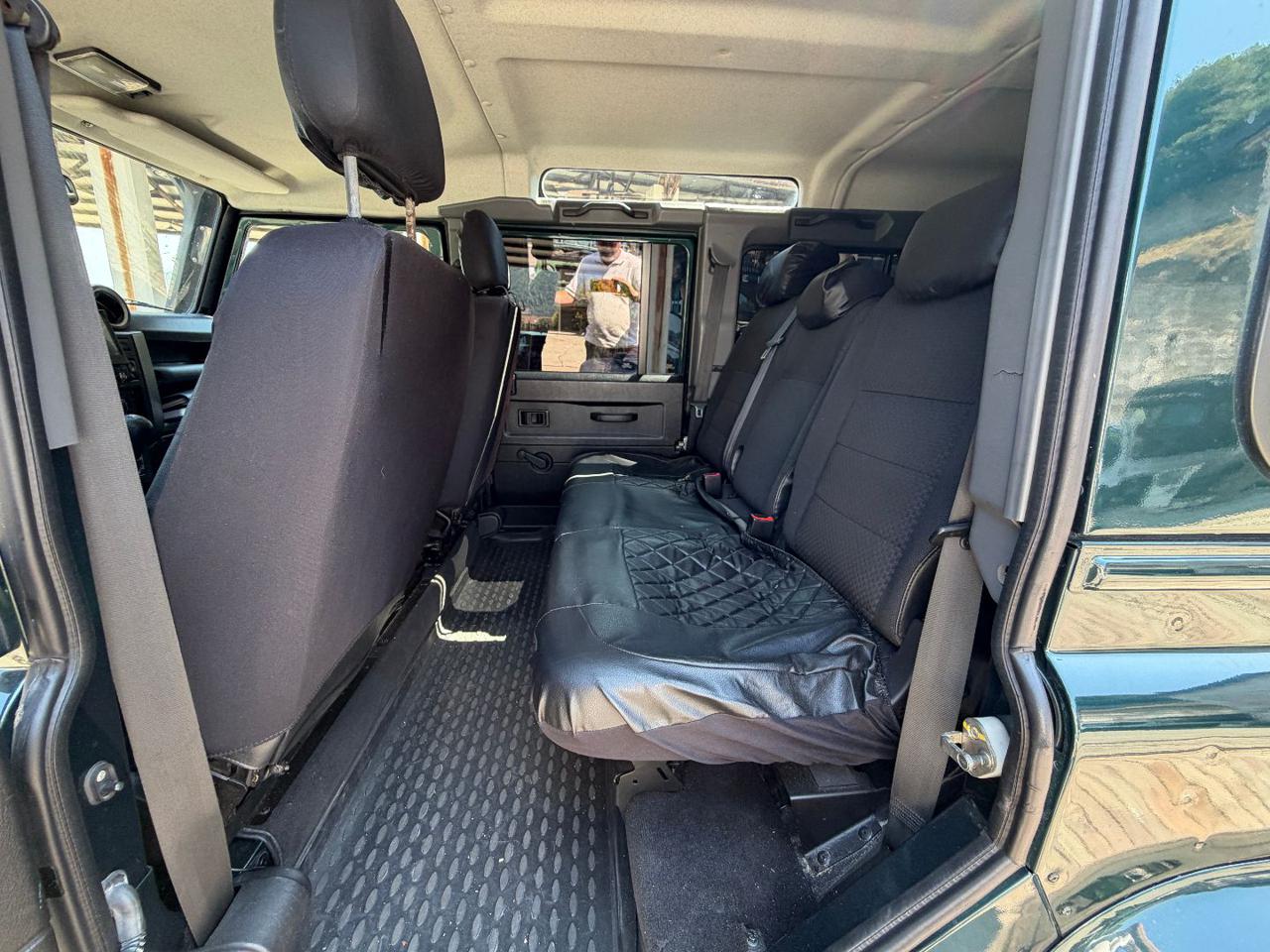 LAND ROVER Defender 110 2.2 TD4 Station Wagon N1 7 POSTI - 11